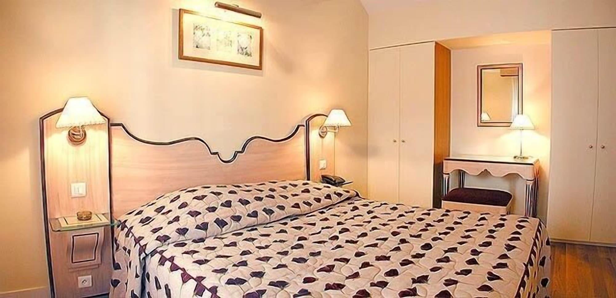 Hotel Suites Unic Renoir Saint-Germain Paris Exterior photo
