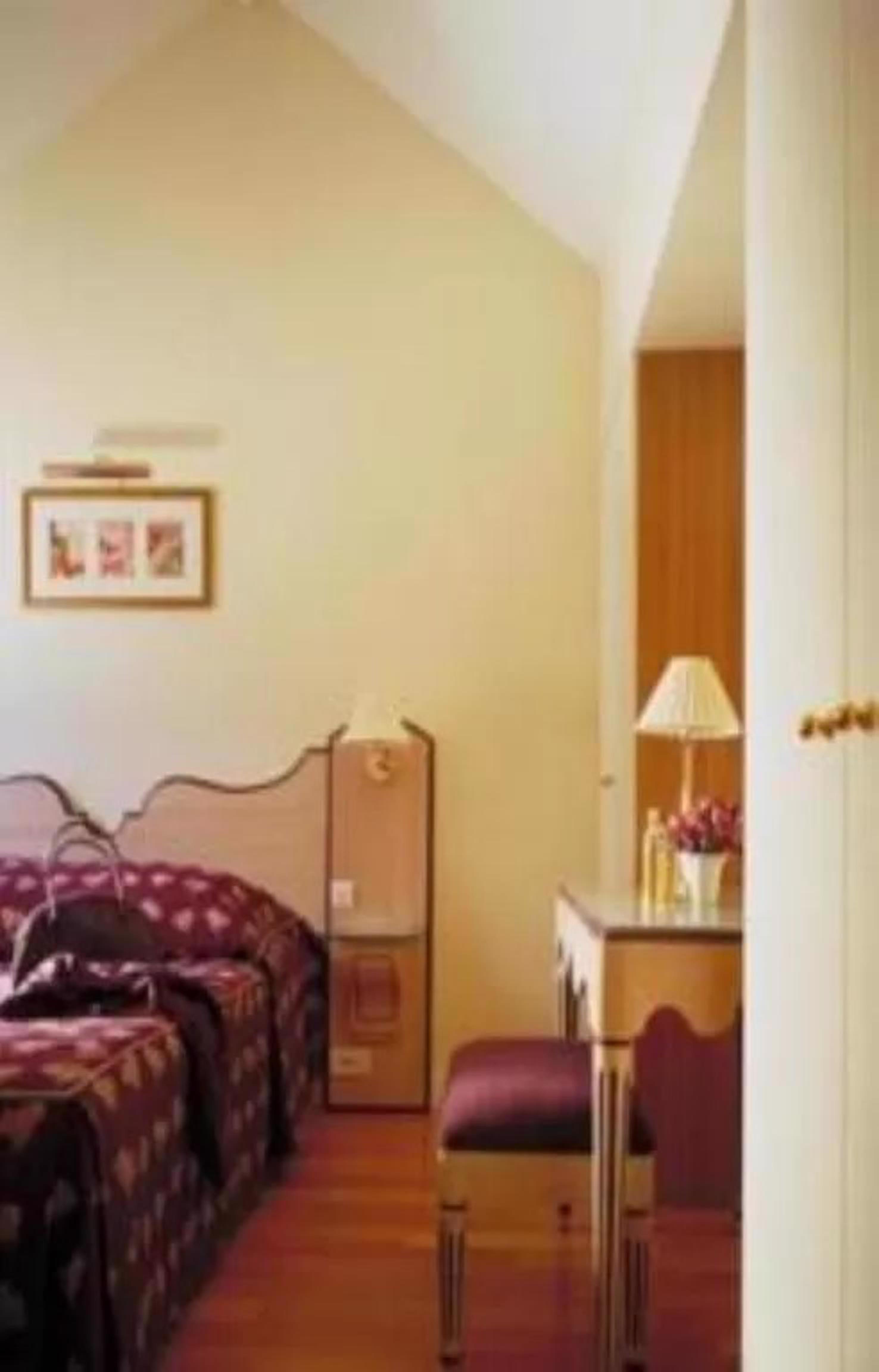 Hotel Suites Unic Renoir Saint-Germain Paris Exterior photo