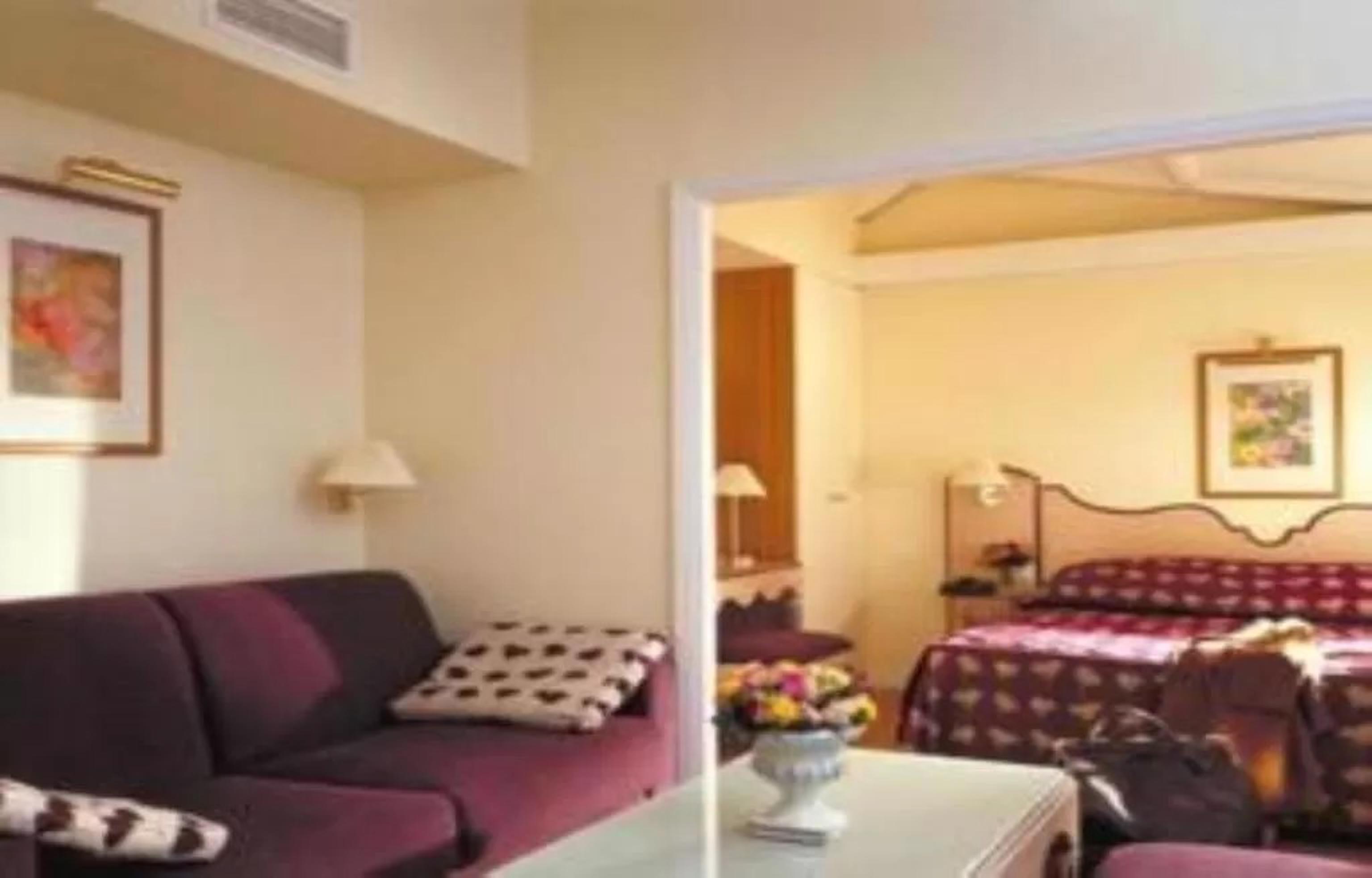 Hotel Suites Unic Renoir Saint-Germain Paris Exterior photo